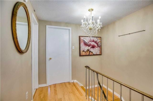 104 Larksmere Crt, House attached with 3 bedrooms, 4 bathrooms and 2 parking in Markham ON | Image 13