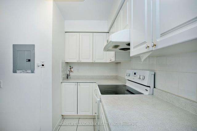 1011 - 8 Hillcrest Ave, Condo with 2 bedrooms, 2 bathrooms and 1 parking in Toronto ON | Image 4