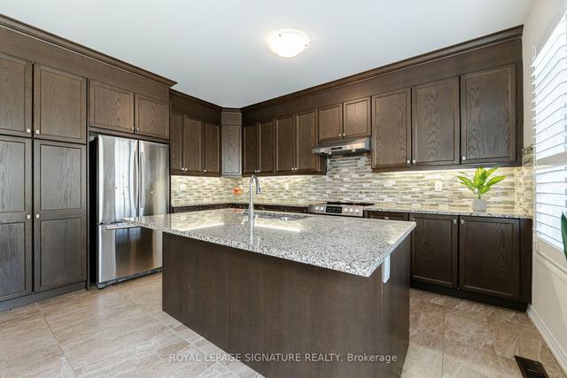 197 Thornbush Blvd, House detached with 4 bedrooms, 4 bathrooms and 5 parking in Brampton ON | Image 4