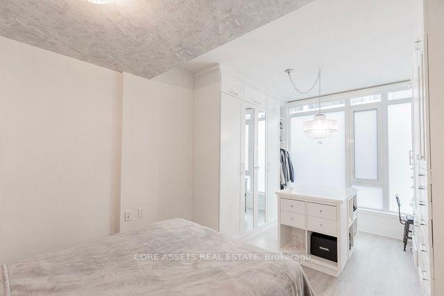 1514 - 576 Front St W, Condo with 3 bedrooms, 2 bathrooms and 1 parking in Toronto ON | Image 4