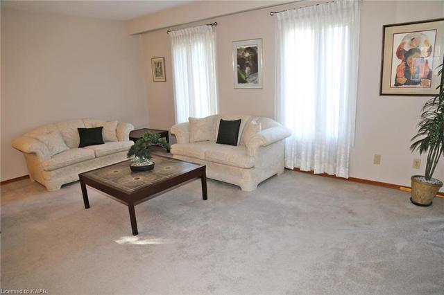 233 Mcgarry Drive, House detached with 4 bedrooms, 1 bathrooms and 3 parking in Kitchener ON | Card Image