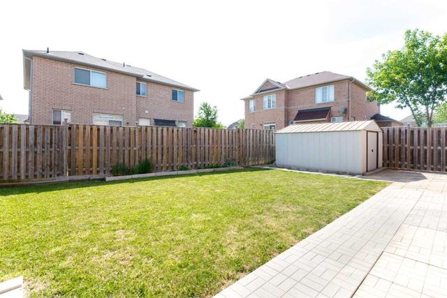 12 Tamarind Vale Cres, House detached with 5 bedrooms, 3 bathrooms and 6 parking in Brampton ON | Image 17