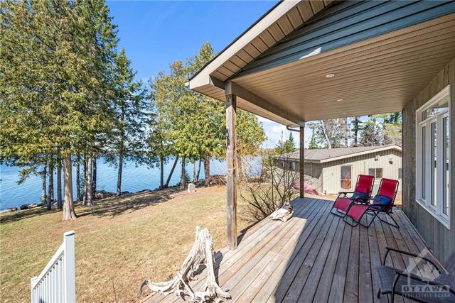 254 Lakeshore Road, House detached with 5 bedrooms, 4 bathrooms and 20 parking in Lanark Highlands ON | Image 8