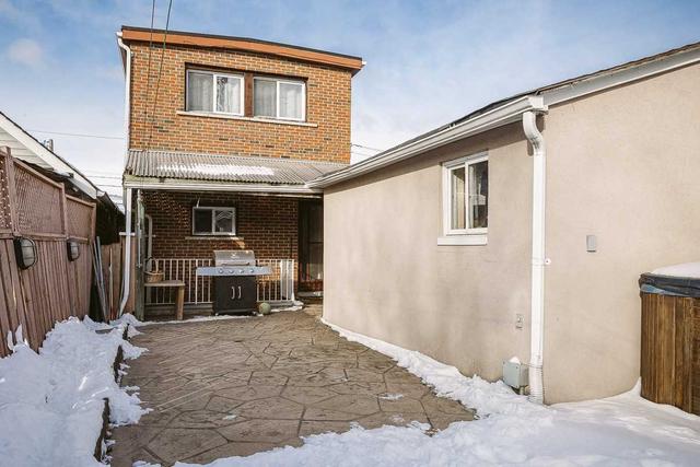 1157 Roselawn Ave, House detached with 2 bedrooms, 3 bathrooms and 5 parking in Toronto ON | Image 15