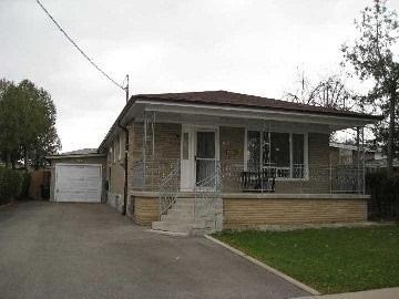80 Hullmar Dr, House detached with 3 bedrooms, 3 bathrooms and 7 parking in Toronto ON | Image 1