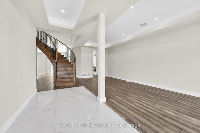 55 Eringate Crt, House detached with 4 bedrooms, 4 bathrooms and 6 parking in Hamilton ON | Image 36