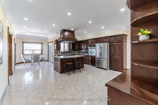 34 Estateview Circ, House detached with 5 bedrooms, 5 bathrooms and 25 parking in Brampton ON | Image 39