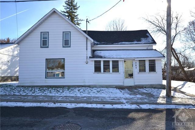 203 Gore Street, House detached with 2 bedrooms, 1 bathrooms and 3 parking in Mississippi Mills ON | Card Image
