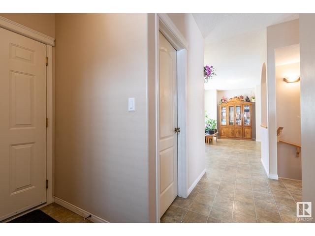 3320 40 Av Nw, House detached with 4 bedrooms, 2 bathrooms and 4 parking in Edmonton AB | Image 9