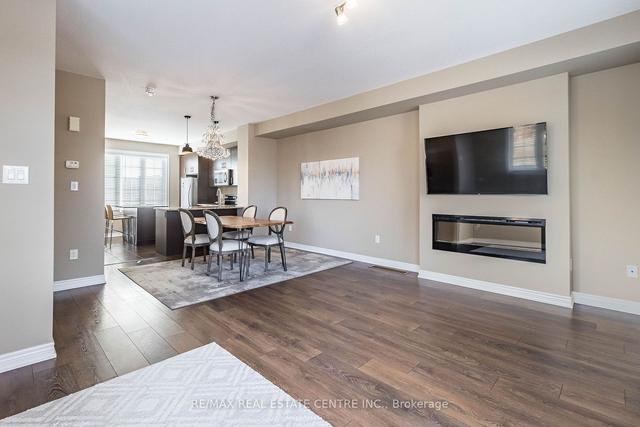 411 Hardwick Common, House attached with 3 bedrooms, 3 bathrooms and 2 parking in Oakville ON | Image 9