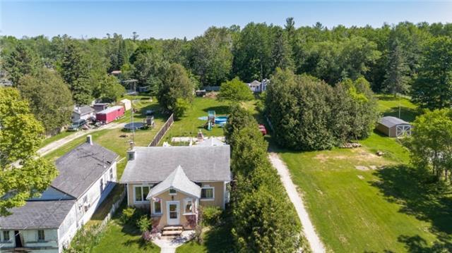 1181 Killarney Beach Rd, House detached with 3 bedrooms, 1 bathrooms and 10 parking in Innisfil ON | Image 2