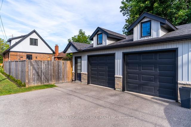 121 Belvidere Ave, House detached with 3 bedrooms, 2 bathrooms and 2.5 parking in Hamilton ON | Image 22