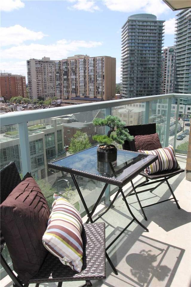 906 - 28 Olive Ave, Condo with 2 bedrooms, 1 bathrooms and 1 parking in Toronto ON | Image 9