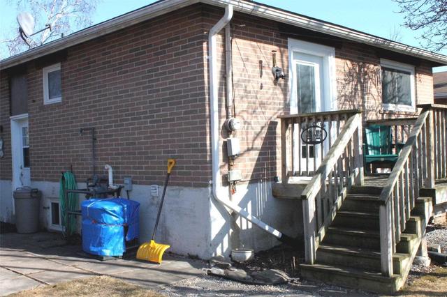 808 Zator Ave, House detached with 3 bedrooms, 2 bathrooms and 3 parking in Pickering ON | Image 16