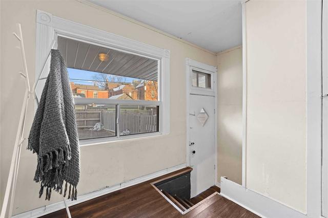 211 Shaw St, House semidetached with 3 bedrooms, 2 bathrooms and 2 parking in Toronto ON | Image 30