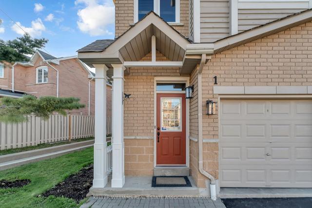 1 - 833 Scollard Crt, Townhouse with 3 bedrooms, 3 bathrooms and 2 parking in Mississauga ON | Image 12