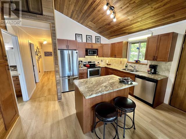 9303 S Mahood Lake Road, House detached with 5 bedrooms, 2 bathrooms and null parking in Cariboo H BC | Image 9