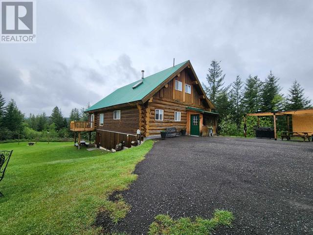 7836 Bell Road, House detached with 3 bedrooms, 2 bathrooms and null parking in Cariboo L BC | Image 2