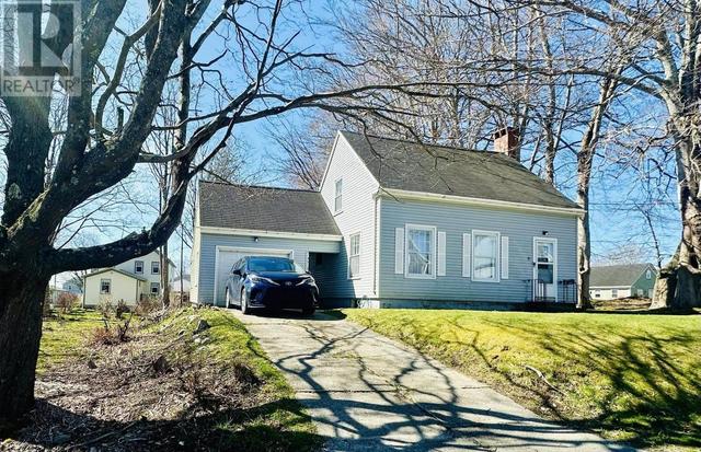 91 Cliff Street, House detached with 3 bedrooms, 1 bathrooms and null parking in Yarmouth NS | Image 1