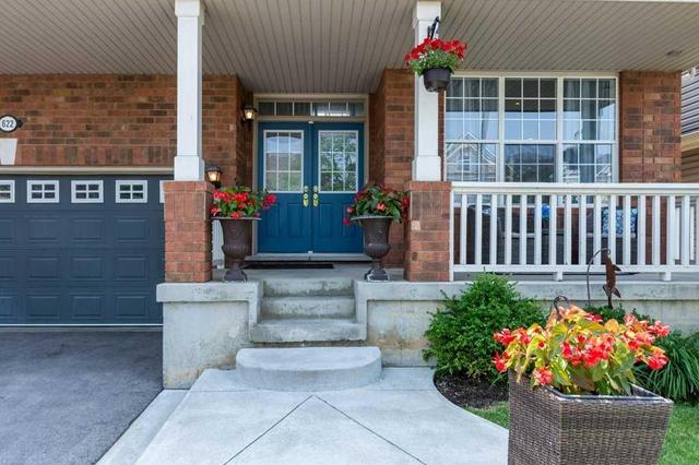 622 Marley Cres, House detached with 4 bedrooms, 3 bathrooms and 2 parking in Milton ON | Image 2