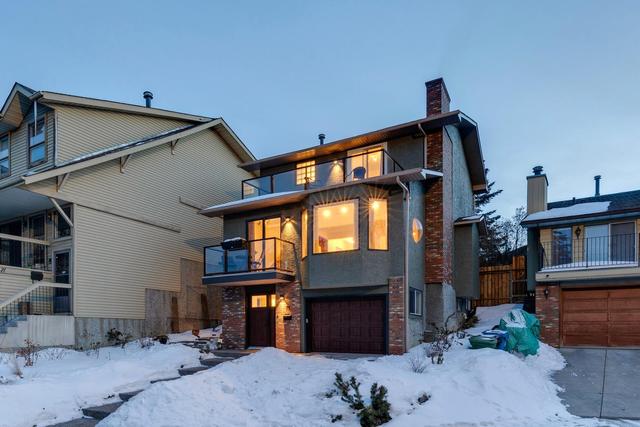 75 Coach Manor Terrace Sw, House detached with 3 bedrooms, 2 bathrooms and 2 parking in Calgary AB | Image 3