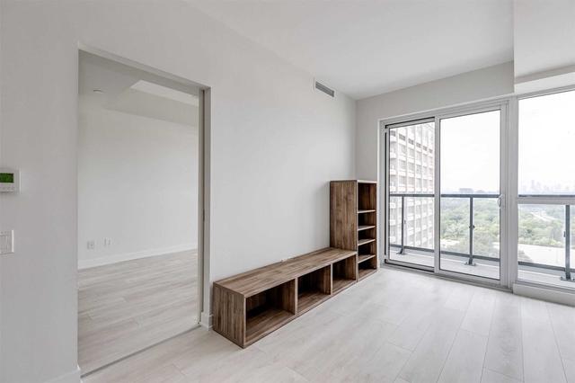 1610 - 6 Sonic Way, Condo with 1 bedrooms, 1 bathrooms and 1 parking in Toronto ON | Image 2