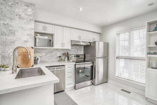 1 - 189 Galloway Rd, Townhouse with 2 bedrooms, 1 bathrooms and 2 parking in Toronto ON | Image 18