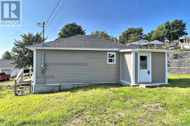 5 Burdens Hill, House detached with 2 bedrooms, 1 bathrooms and null parking in Carbonear NL | Image 3