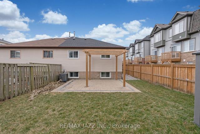 1371 Charter Cres, House semidetached with 3 bedrooms, 3 bathrooms and 4 parking in Oshawa ON | Image 28