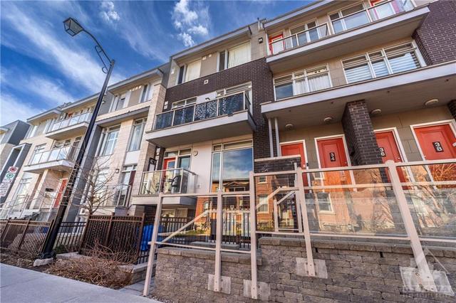 32 Holmwood Avenue, Condo with 2 bedrooms, 3 bathrooms and 1 parking in Ottawa ON | Image 1