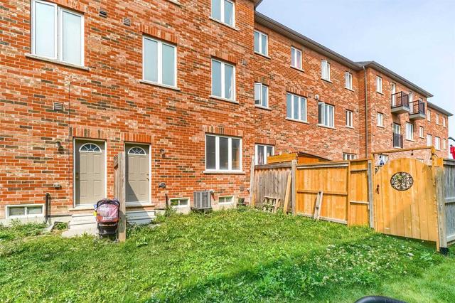 43 Kayak Hts, House attached with 3 bedrooms, 4 bathrooms and 2 parking in Brampton ON | Image 35