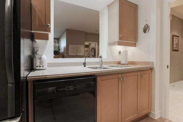 glb4 - 50 Old Mill Rd, Condo with 3 bedrooms, 3 bathrooms and 2 parking in Oakville ON | Image 30