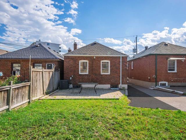 739 Vaughan Rd, House detached with 2 bedrooms, 1 bathrooms and 1 parking in Toronto ON | Image 8