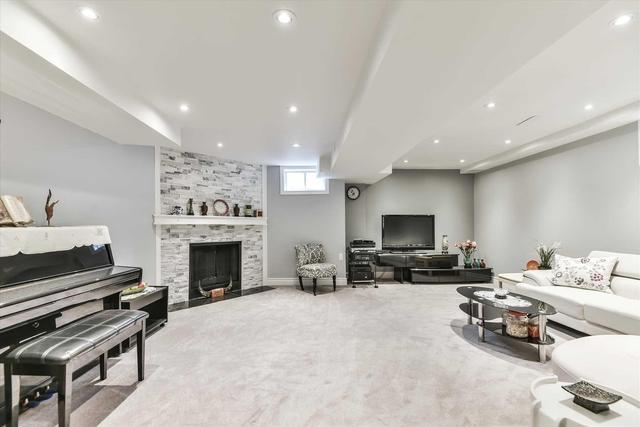68 Placentia Blvd, House attached with 4 bedrooms, 3 bathrooms and 3 parking in Toronto ON | Image 17