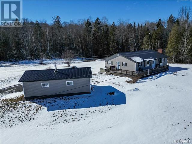 6258 Route 102, House detached with 4 bedrooms, 1 bathrooms and null parking in Prince William NB | Image 1