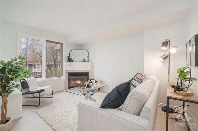 522 Lisgar Street, Townhouse with 2 bedrooms, 2 bathrooms and 2 parking in Ottawa ON | Image 4
