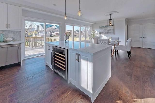 274 Cornelius Pkwy, House detached with 4 bedrooms, 5 bathrooms and 4 parking in Toronto ON | Image 2