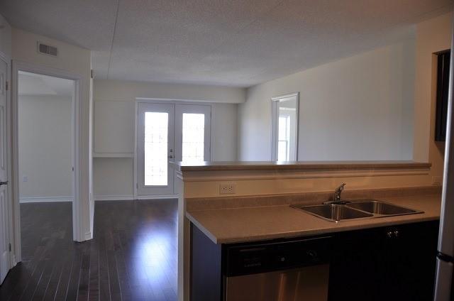 203 - 1380 Main St E, Condo with 2 bedrooms, 1 bathrooms and 1 parking in Milton ON | Image 7
