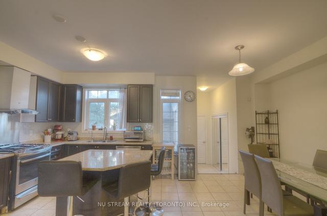 261 Barons St, House attached with 3 bedrooms, 3 bathrooms and 3 parking in Vaughan ON | Image 12