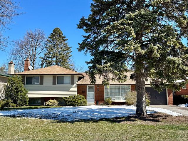 2423 Genevieve Dr, House detached with 3 bedrooms, 2 bathrooms and 3 parking in Mississauga ON | Image 1