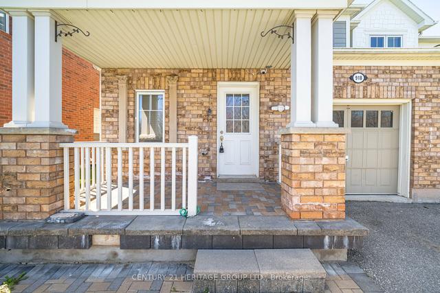 918 Thompson Rd S, House attached with 3 bedrooms, 4 bathrooms and 2 parking in Milton ON | Image 24