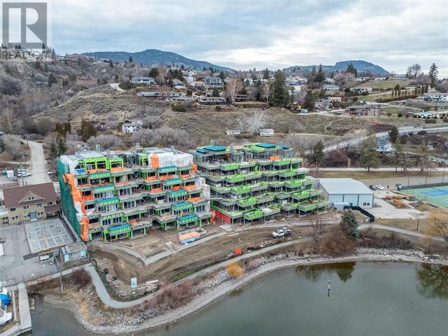 106 - 13415 Lakeshore Drive, Condo with 3 bedrooms, 2 bathrooms and 2 parking in Summerland BC | Image 1