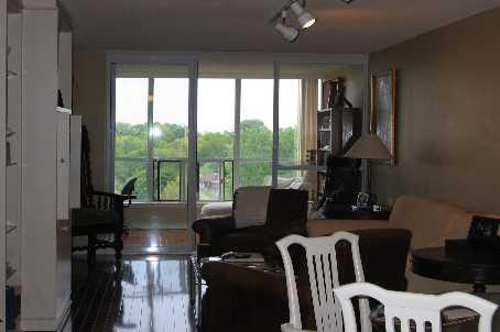 1001 - 30 Holly St, Condo with 2 bedrooms, 2 bathrooms and 1 parking in Toronto ON | Image 2