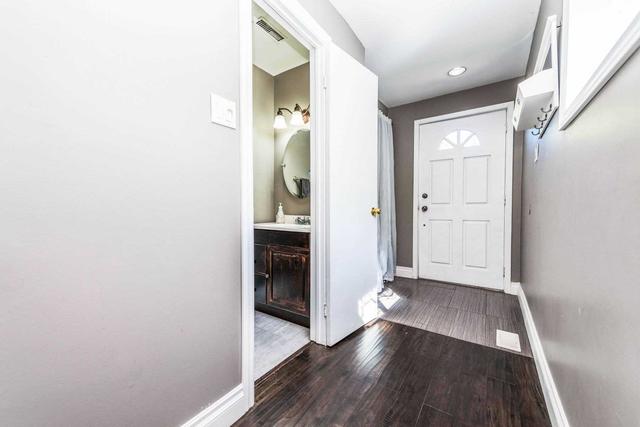 6932 Bilbao Lane, House semidetached with 3 bedrooms, 2 bathrooms and 3 parking in Mississauga ON | Image 27