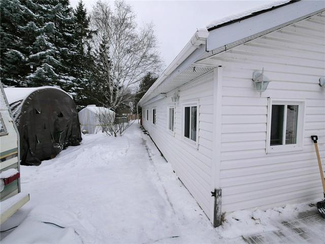 225 John Street, House detached with 2 bedrooms, 1 bathrooms and 2 parking in Madawaska Valley ON | Image 2