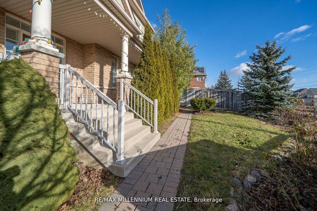 1 Lourakis St, House detached with 3 bedrooms, 3 bathrooms and 4 parking in Richmond Hill ON | Image 37