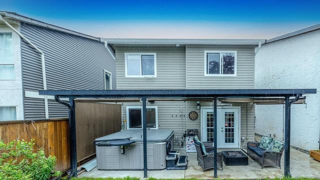 242 Davis Crescent, House detached with 3 bedrooms, 2 bathrooms and 3 parking in Langley BC | Image 34