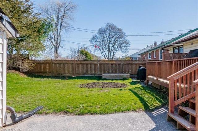 85 First Avenue, House detached with 3 bedrooms, 1 bathrooms and 5 parking in Quinte West ON | Image 13