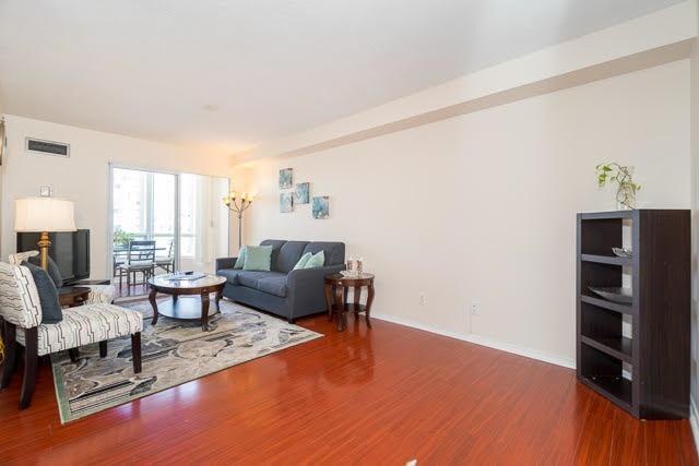 1013 - 155 Hillcrest Ave, Condo with 2 bedrooms, 2 bathrooms and 1 parking in Mississauga ON | Image 10