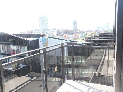 810 - 51 Trolley Cres, Condo with 1 bedrooms, 1 bathrooms and null parking in Toronto ON | Image 8